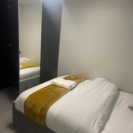 Beautiful En-Suite Bedroom Ipswich Exterior foto